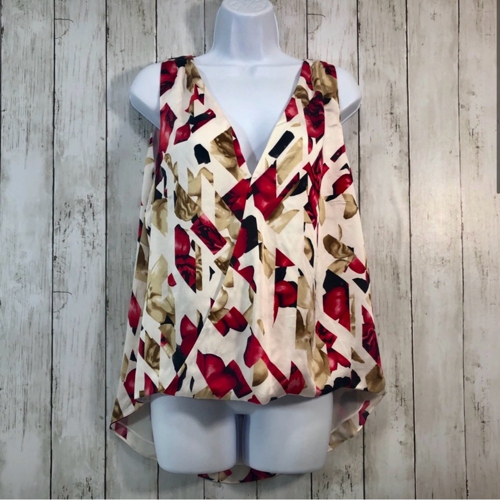 Women's Sleeveless V-Neck Top - Red and Brown Abstract Print